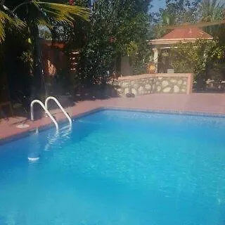Le Jardin Hotel Mirebalais 0*,